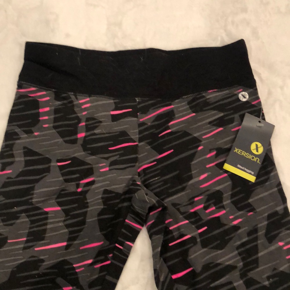 🎉🎉HP🎉🎉 Girls Black Pink Camo Stretch Leggings Pants